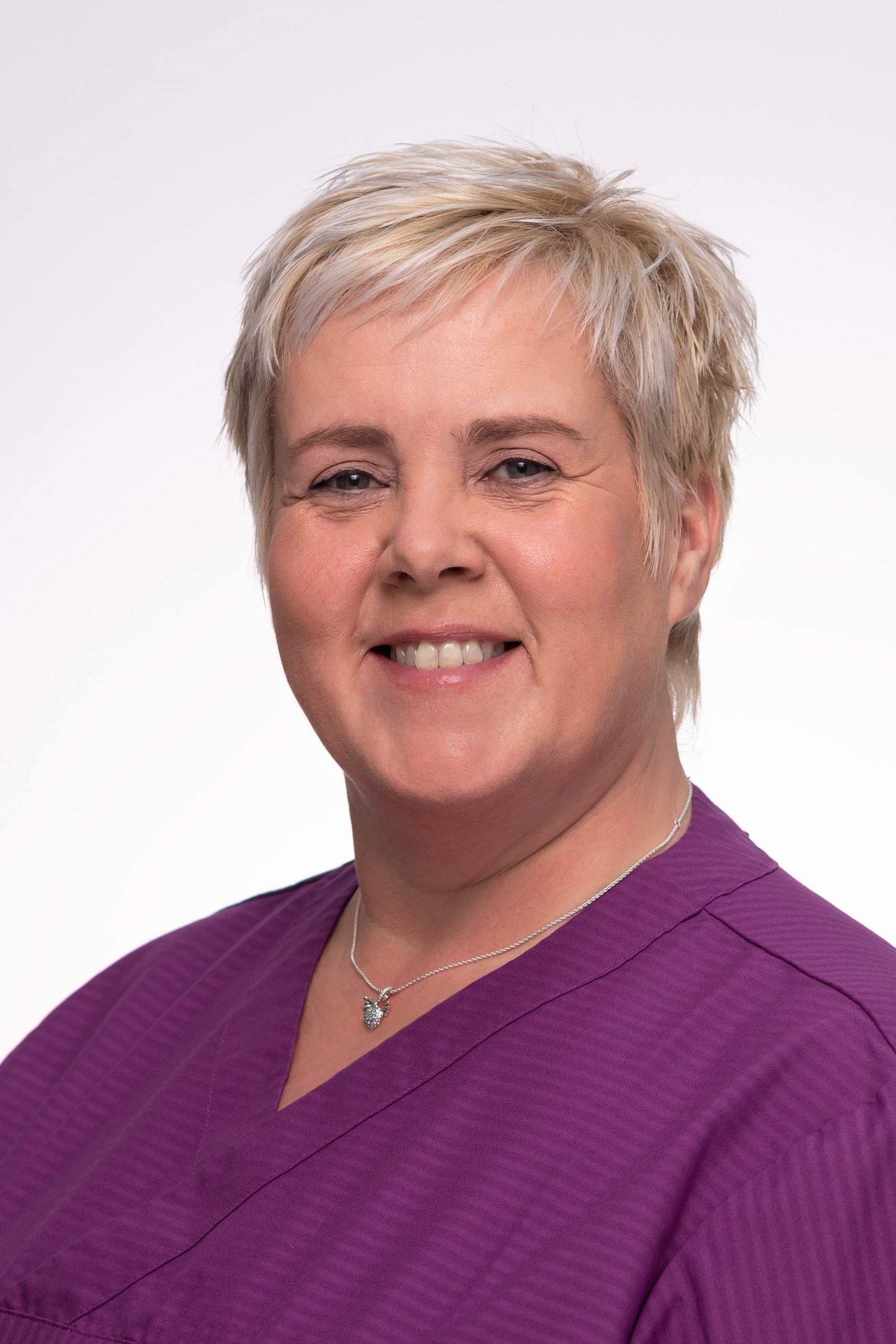 Nancy Fontaine, assistent